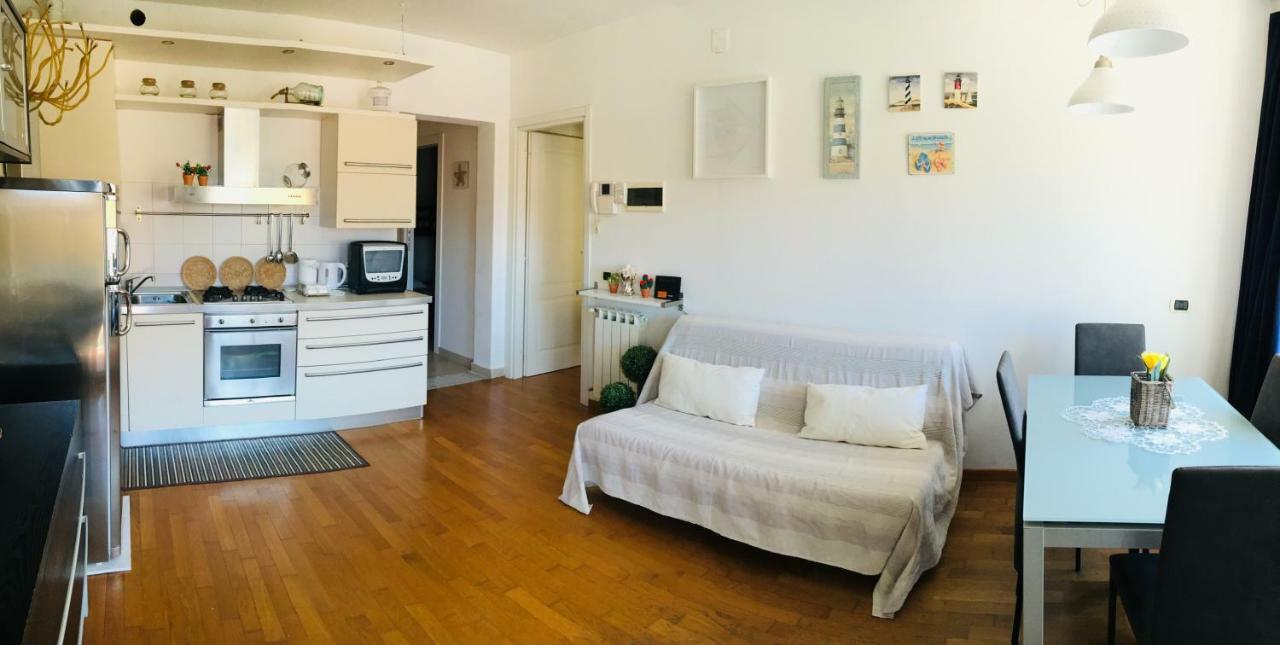 Ledonia Apartment Леричі Екстер'єр фото